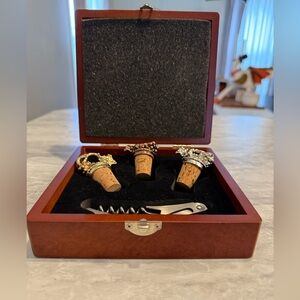 Legacy Silver and Gold Wine Accessory Set